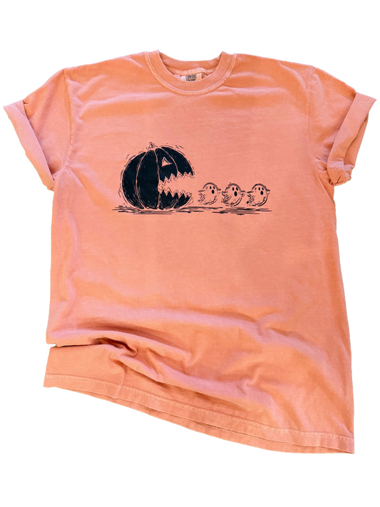 Pumpkin Ghost Chomp – Spooky Gamer Throwback Halloween Tee